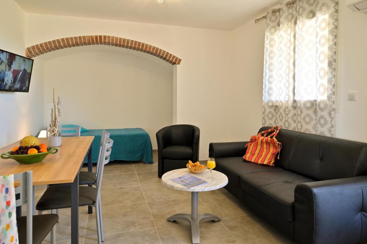 Residence Roc E Mare Tiuccia Ruang foto