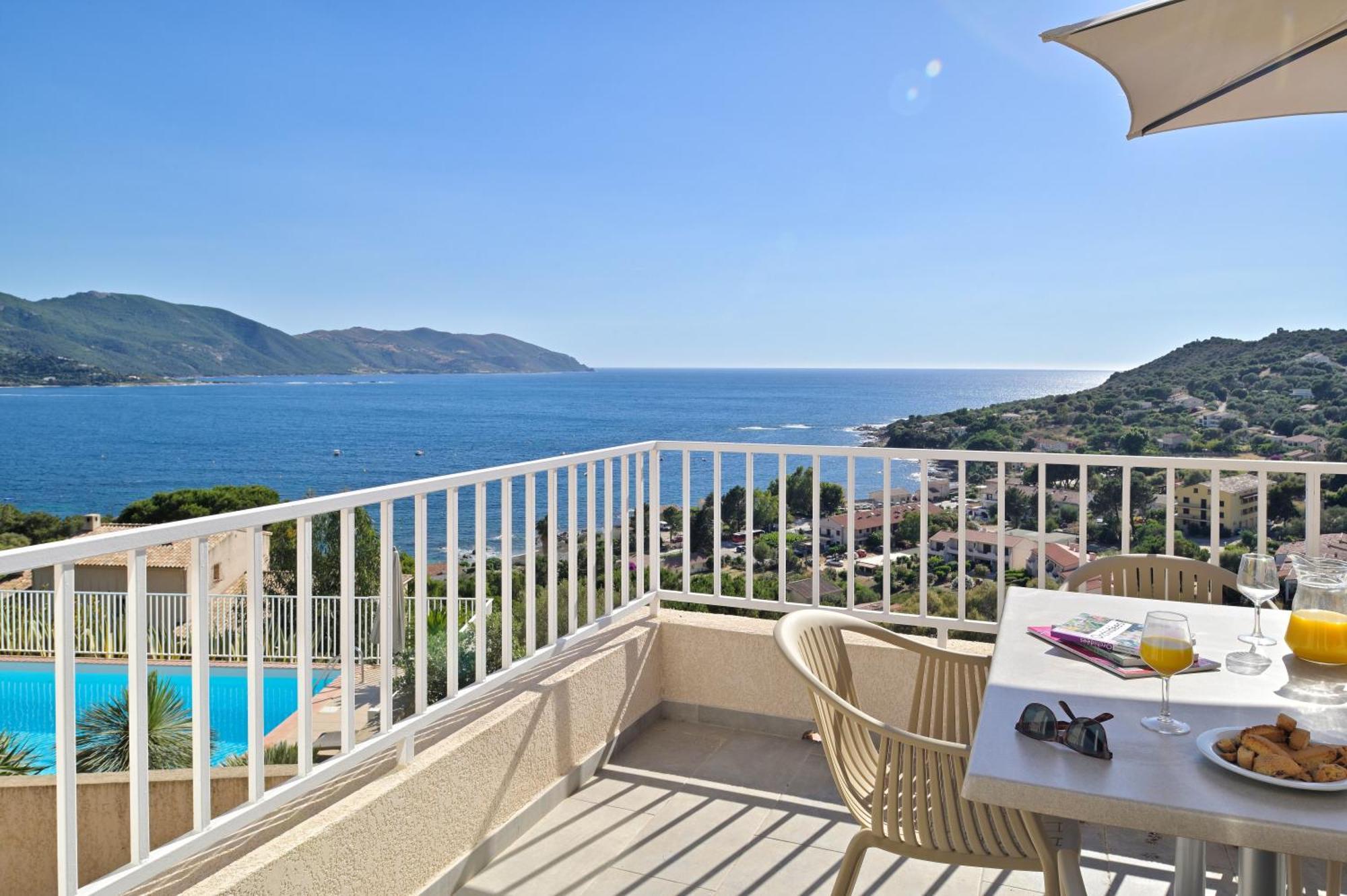 Residence Roc E Mare Tiuccia Bagian luar foto