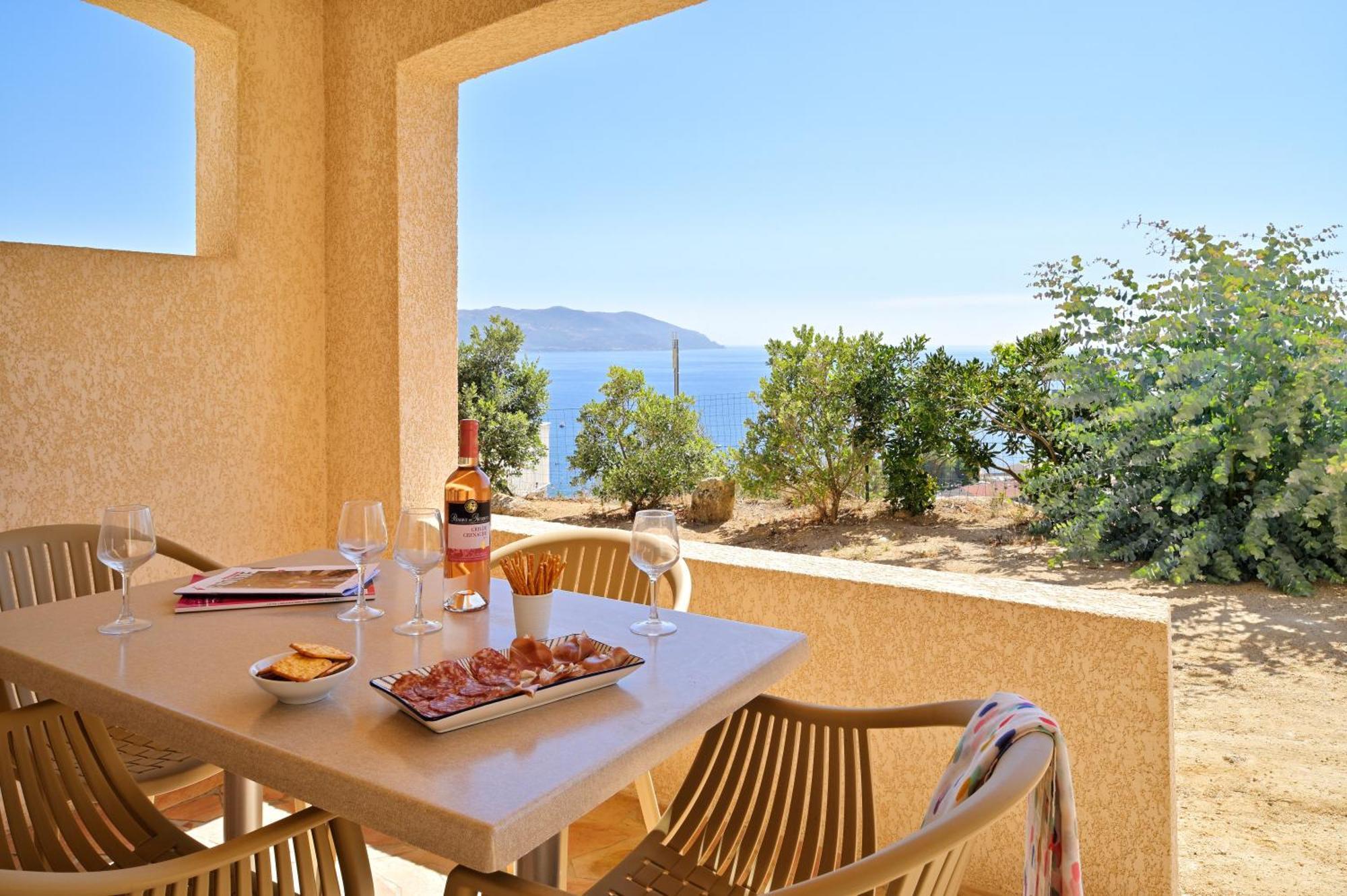 Residence Roc E Mare Tiuccia Ruang foto